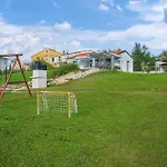 Two-bedroom In Nyaraló *